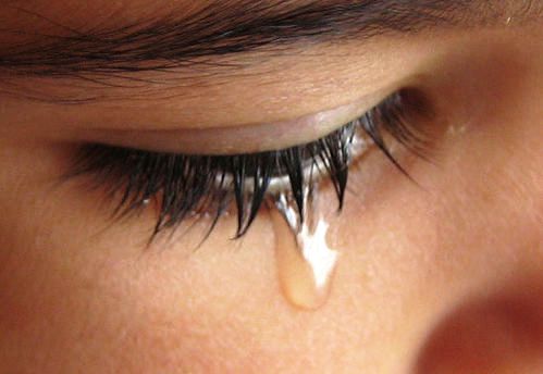 girl-with-tears